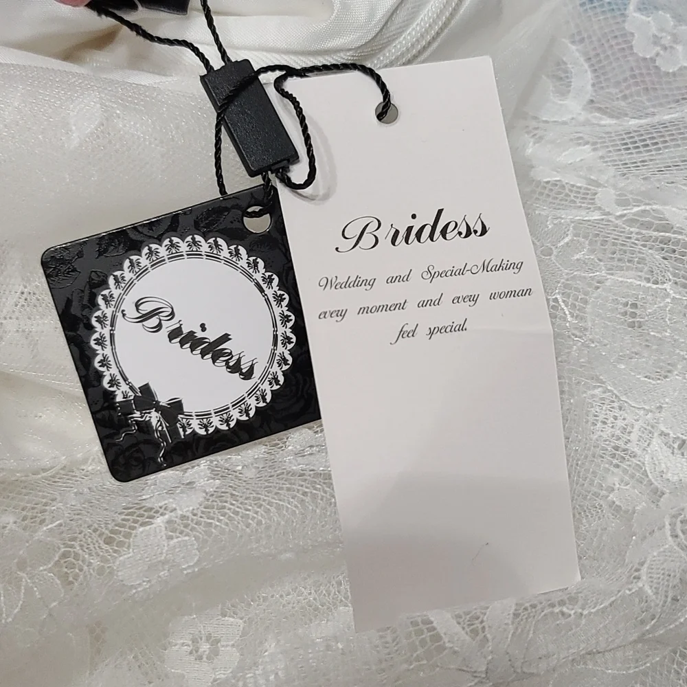 NWT Brides Wedding Dress White Sheer Lacy Floral Zips Train Lined Size 10‎ READ